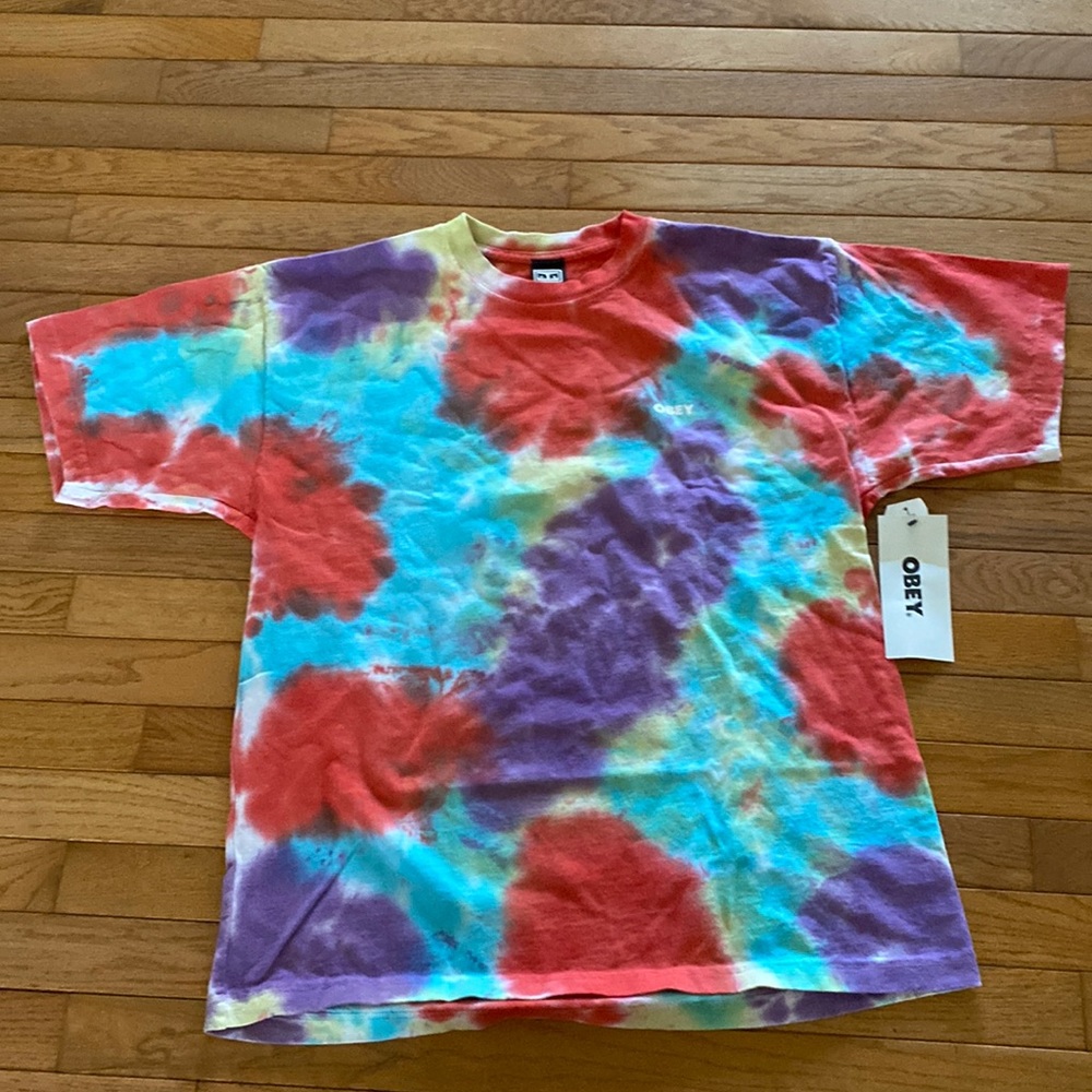 NWT Obey tee shirt
